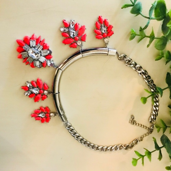 Statement Necklace - Picture 2 of 3